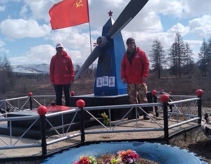 Магаданские коммунисты восстановили памятник советским лётчикам 