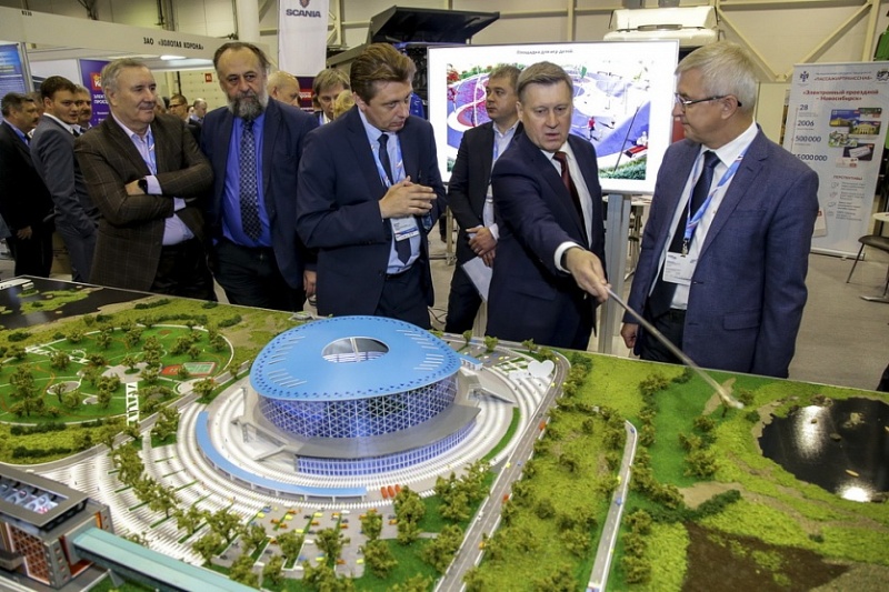 Мэр Новосибирска представил на форуме план развития инфраструктуры к МЧМ-2023