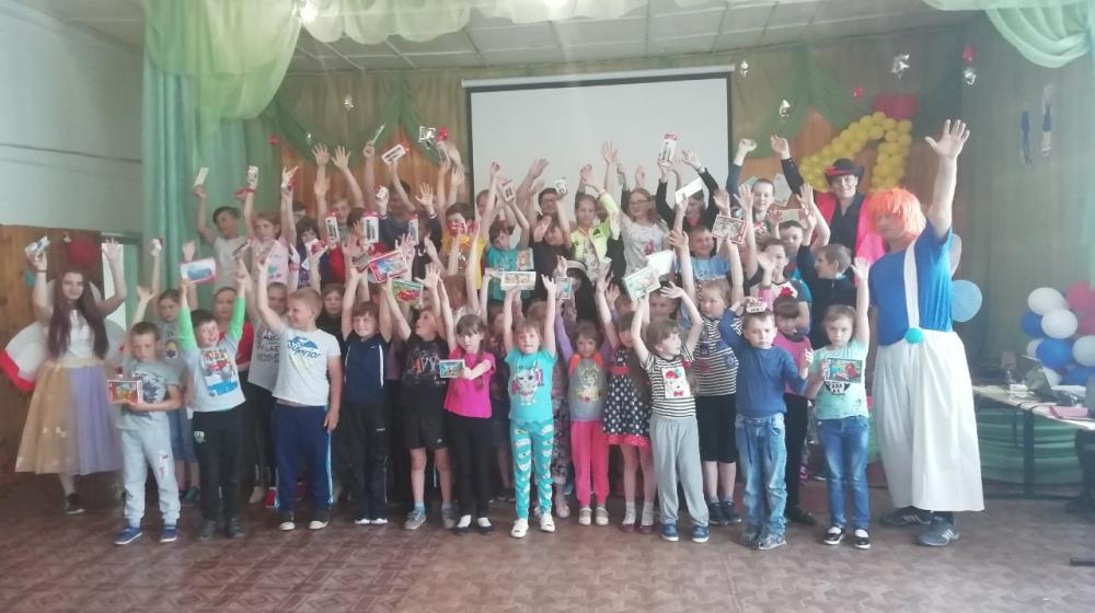 В праздничной акции Нижегородского отделения «Надежда России» приняли участие около 500 детей