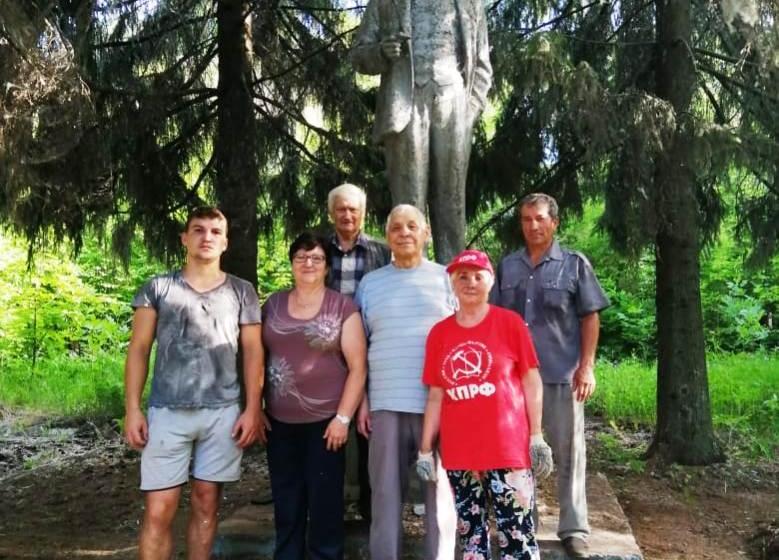 Саратовская область, г.Балашов. Не зарастет к нему народная тропа!