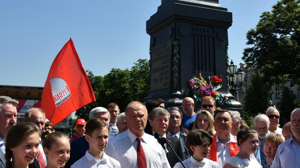 Д.А. Парфенов: Надо защищать будущее русского языка