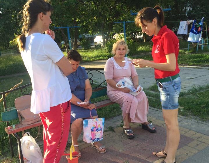 Белгородские комсомольцы отметили День русского языка традиционной акцией «Стихи в кармане»