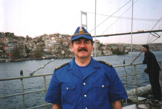 Г.А. Зюганов тепло поздравил с 50-летием партийного стажа вице-адмирала Ю.Г. Михайлова
