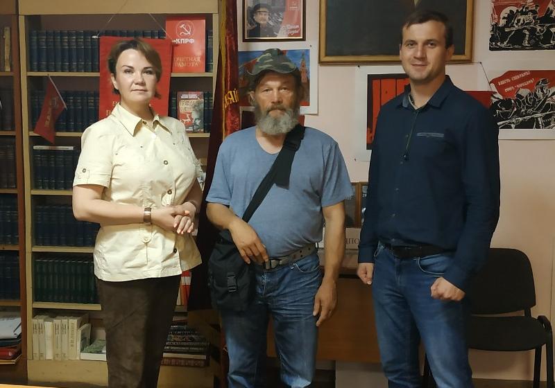 Из Москвы до Новосибирска за год: пеший путешественник встретился с новосибирскими коммунистами