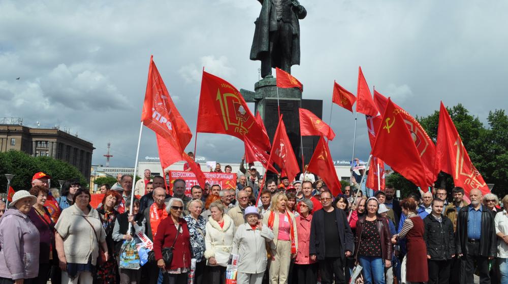 В Петербурге прошел митинг в защиту Павла Грудинина и против нарушения прав граждан