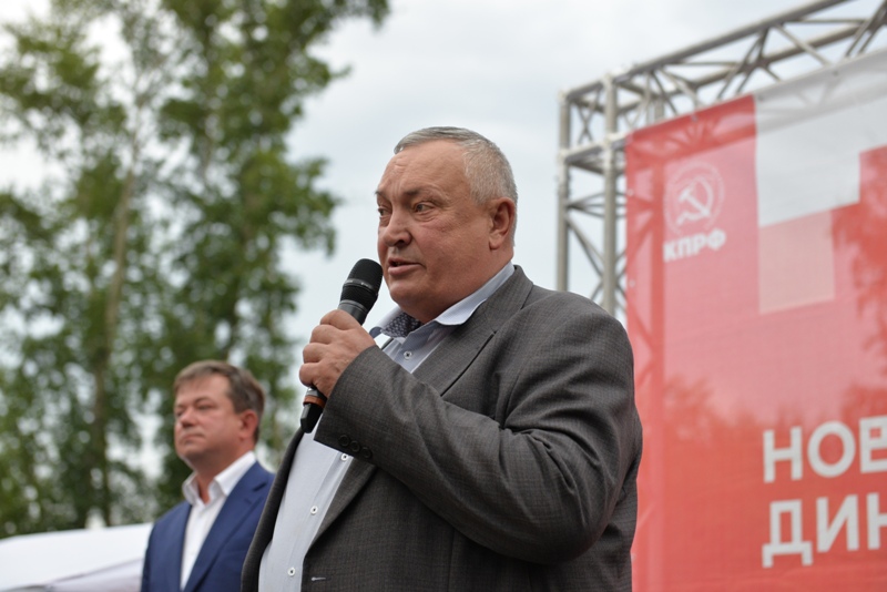 Выборы в Новосибирске. В микрорайоне Чистая Слобода подготовили более 200 вопросов кандидату Анатолию Локтю