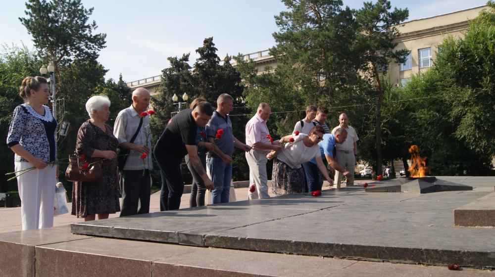 Коммунисты Волгограда почтили память жертв бомбежки Сталинграда 
