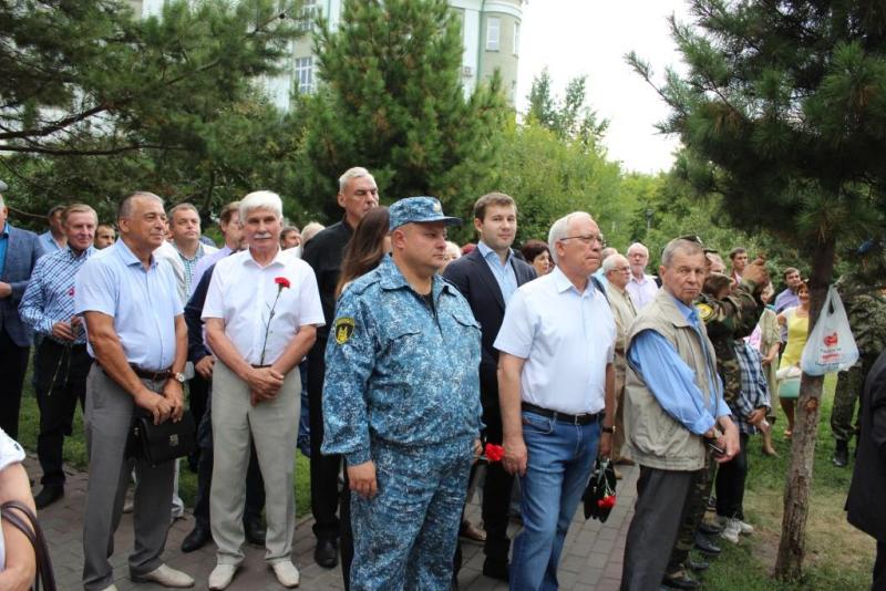 Трехметровую стелу с якорем в память героям-речникам открыли в Новосибирске