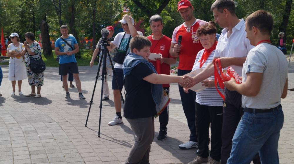 Коммунисты города Тюмени отметили "День физкультурника"