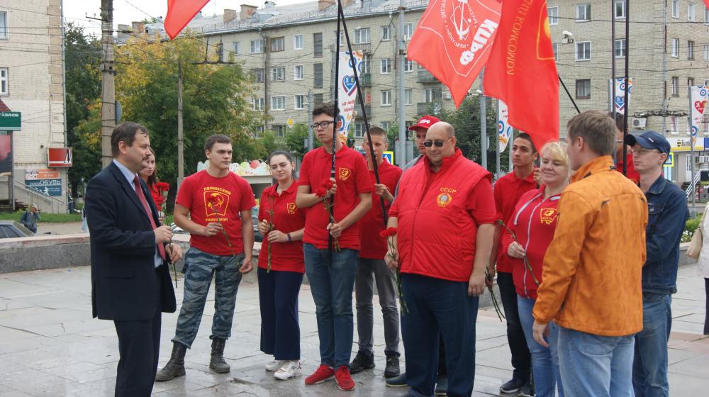 В Кирове прошла акция КПРФ за честные выборы 