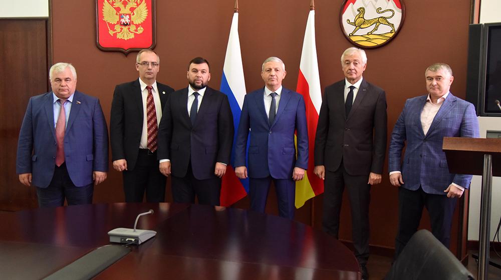 Казбек Тайсаев находится с рабочим визитом на Кавказе
