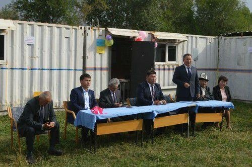 Газета "Правда". Школа в ящиках