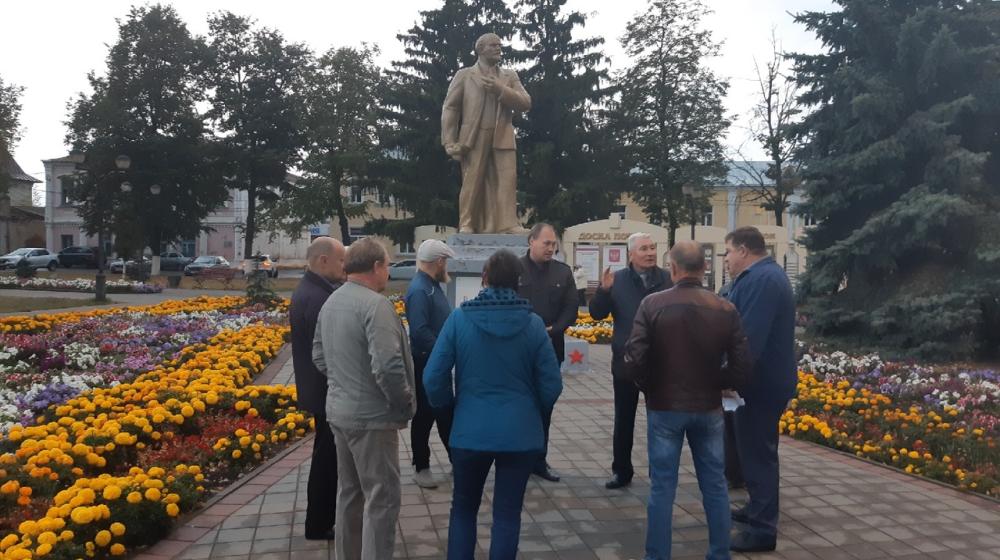 Тамбовские коммунисты провели встречу с избирателями в городе Рассказово
