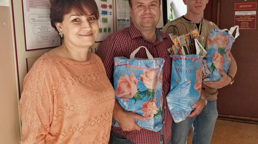 "Помоги пойти учиться". КПРФ принимает активное участие в благотворительной акции