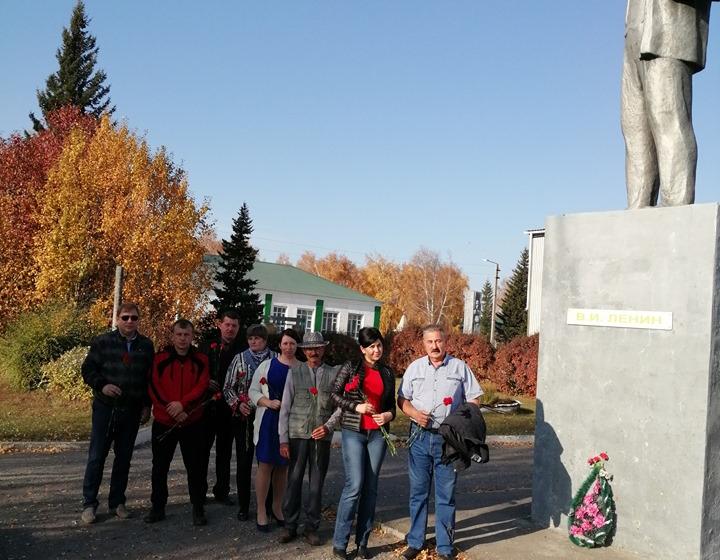 Лидер алтайских коммунистов Мария Прусакова встретилась с избирателями двух районов Алтайского края