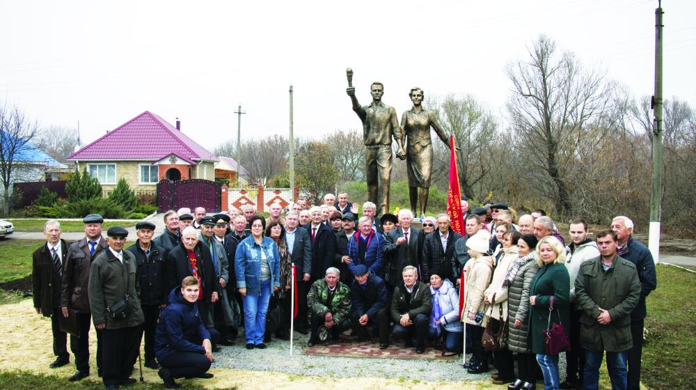 Белгородская область. Состоялось открытие памятника комсомольцам