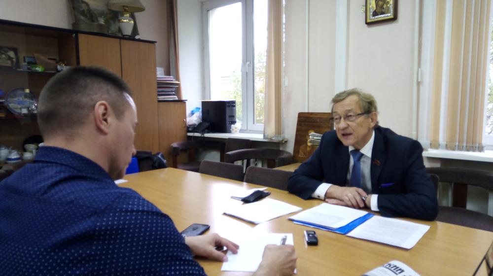 Владимир Поздняков: «Зарплата педагогов – безобразно низкая!»