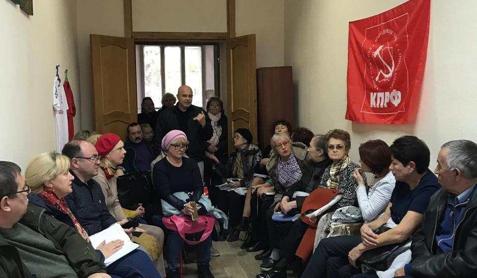 В новой общественной приёмной депутата Госдумы А.А. Ющенко в Уфе прошла первая встреча с жителями