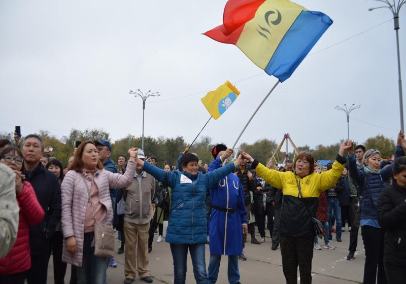 Коммунисты Калмыкии приняли участие в митинге в Элисте