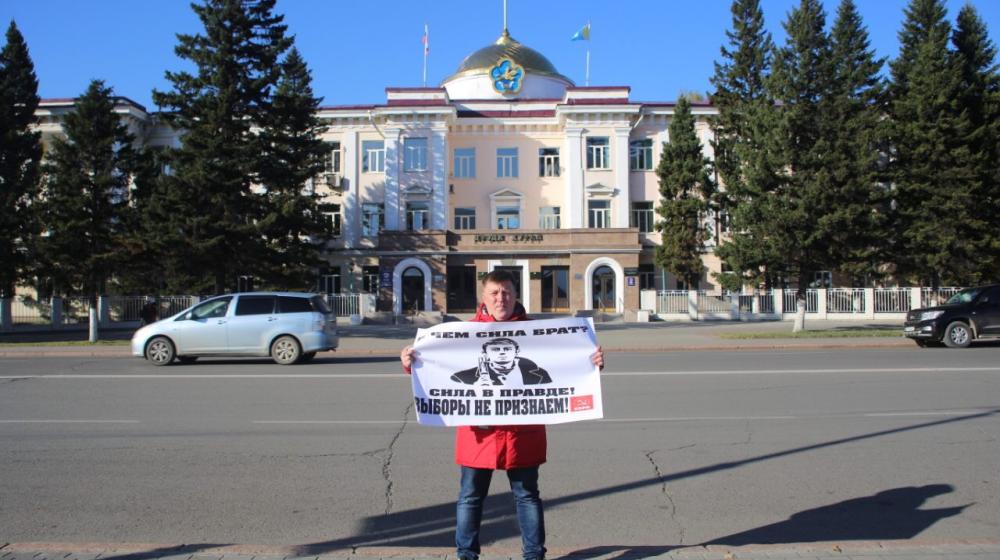 Коммунисты Республики Тыва провели серию одиночных пикетов