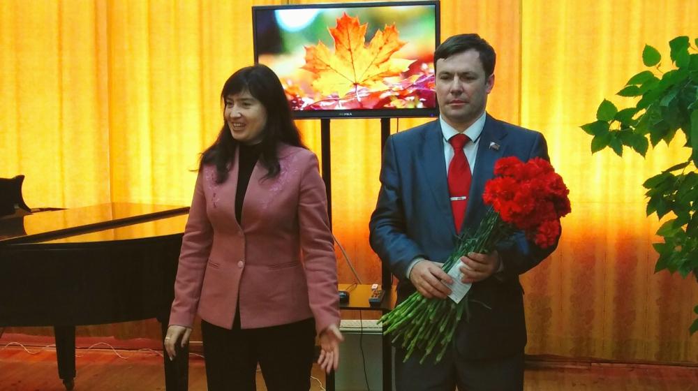 Рязань Депутаты-коммунисты поздравили активистов ветеранской организации