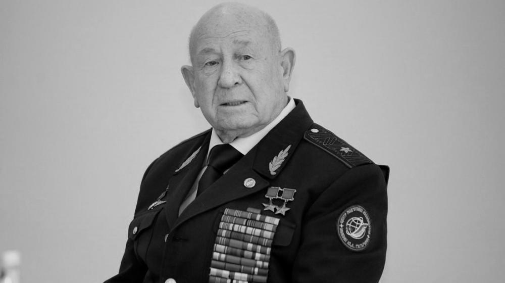 Памяти космонавта Леонова