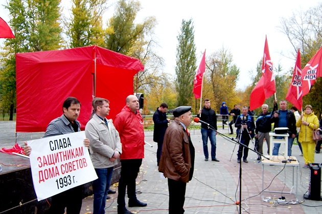 Акция памяти в честь защитников Дома Советов и «ЗА честные выборы!» прошла в Казани