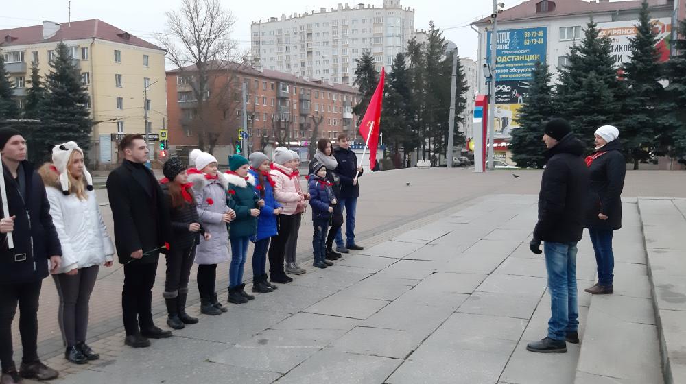 Комсомольцы Брянщины провели Вахту памяти
