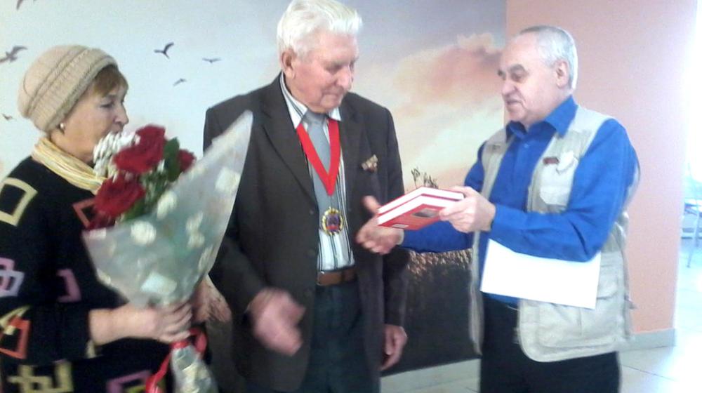 Тамбовская область. Ветеран КПРФ показывает пример!