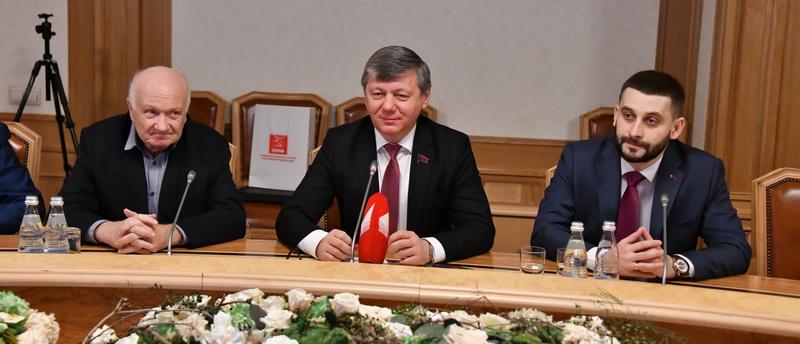 Д.Г. Новиков встретился с вьетнамской делегацией в Москве