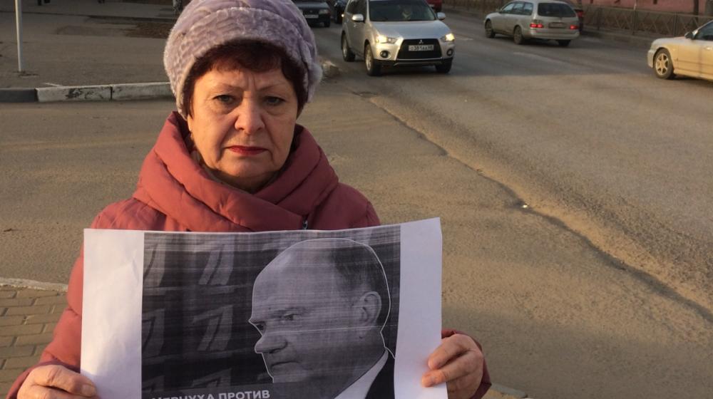 Тамбовские коммунисты проводят пикеты в защиту "красного губернатора" С.Г. Левченко