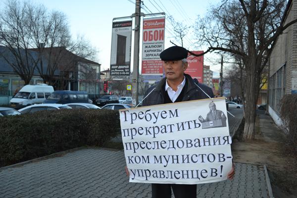 Республика Калмыкия. В Элисте прошли пикеты в защиту П.Н. Грудинина и С.Г. Левченко