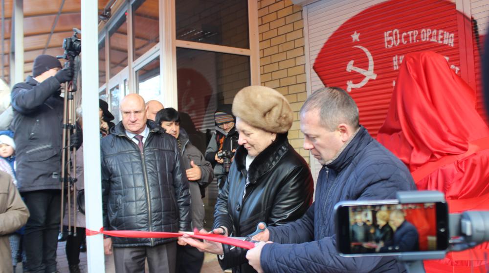 Сталинградские коммунисты открыли памятник Иосифу Сталину