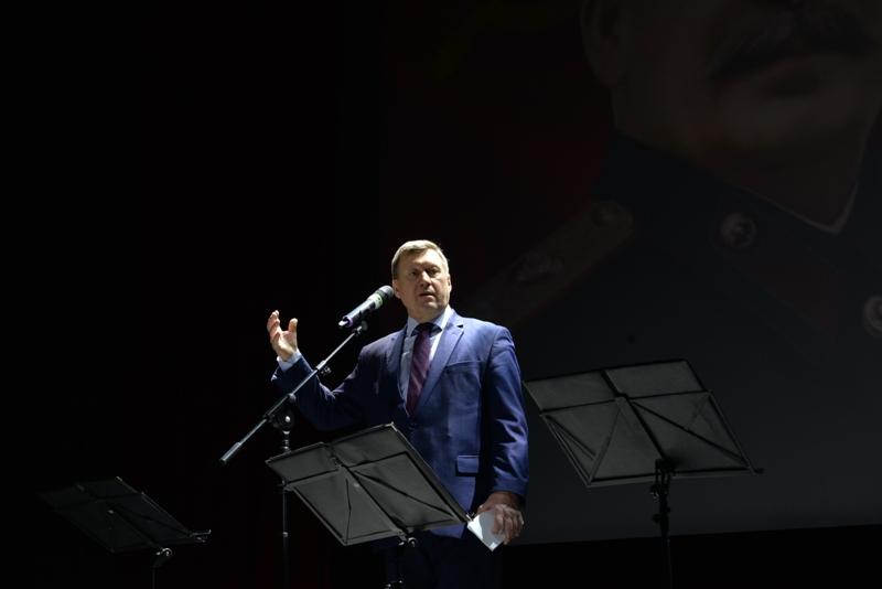 Мэр Новосибирска Анатолий Локоть рассказал о заслугах Сталина