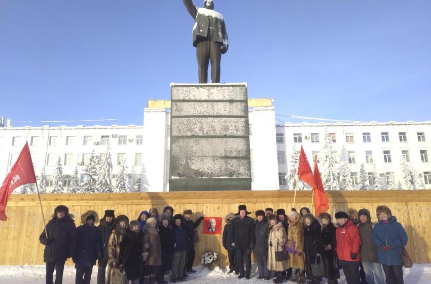 Республика Саха (Якутия). Ленинские уроки, пикеты Памяти с возложением венков и цветов