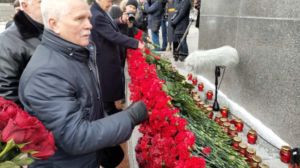 Сергей Пантелеев принял участие в траурной церемонии на Пискаревском мемориальном кладбище в Санкт-Петербурге