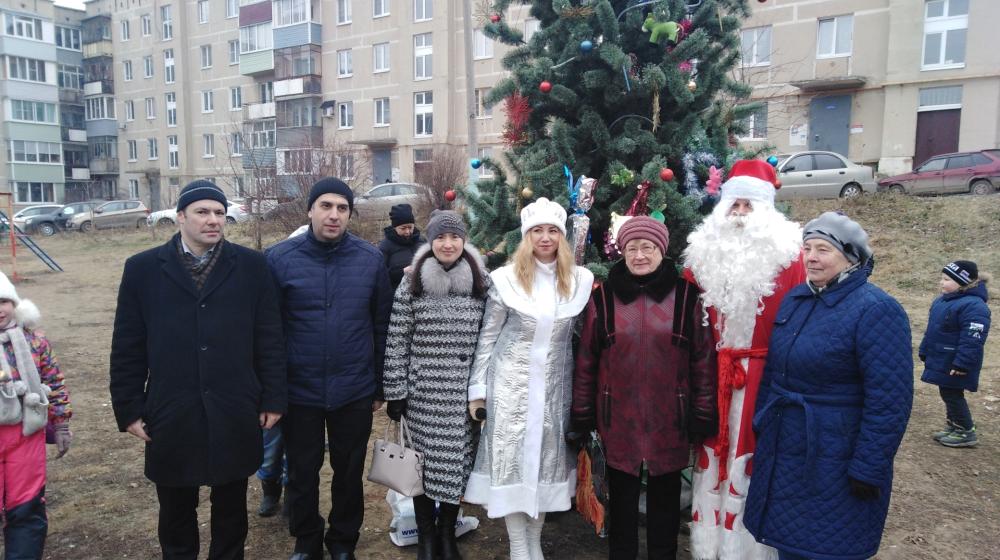 В Рязани депутаты-коммунисты помогли организовать детские праздники
