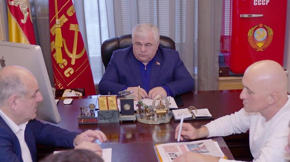 К.К. Тайсаев провел совещание с и.о. первого секретаря ЦК Компартии Армении Е.Ю. Казаряном и Председателем ЕКПГ Т.И. Пипией