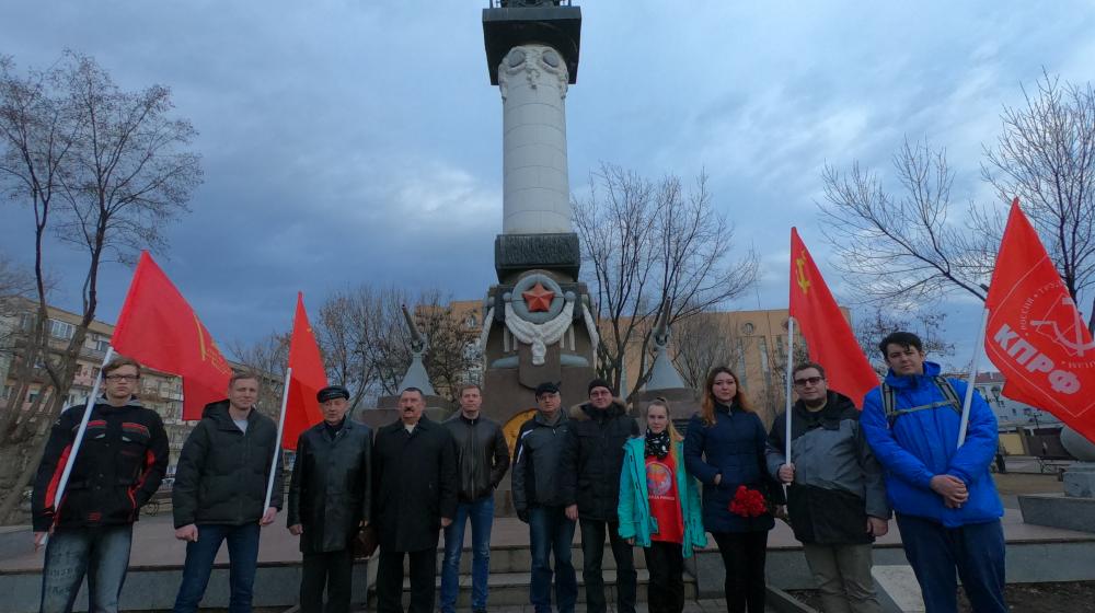 Коммунисты Астрахани почтили память борцов за Советскую власть