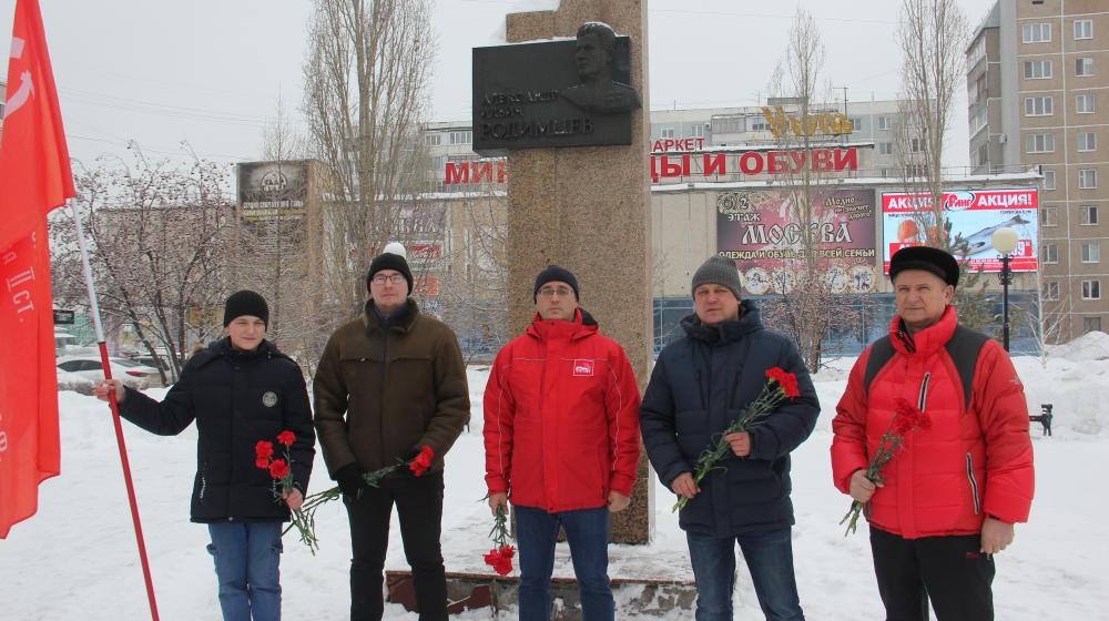 Оренбургские коммунисты почтили память земляка, героя Сталинграда