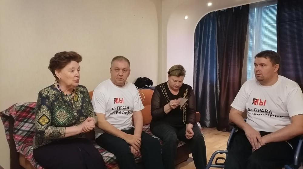 Тамара Казанцева встретилась с тюменскими инвалидами, объявившими голодовку