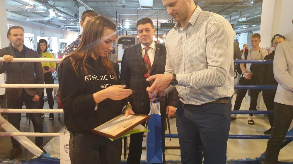 В Тюмени при поддержке КПРФ и ЛКСМ РФ проведен турнир по боксу, приуроченный к празднику Дня Защитника Отечества