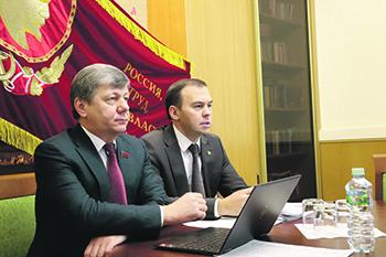 «Независимая газета»: КПРФ теснит власть с конституционного поля