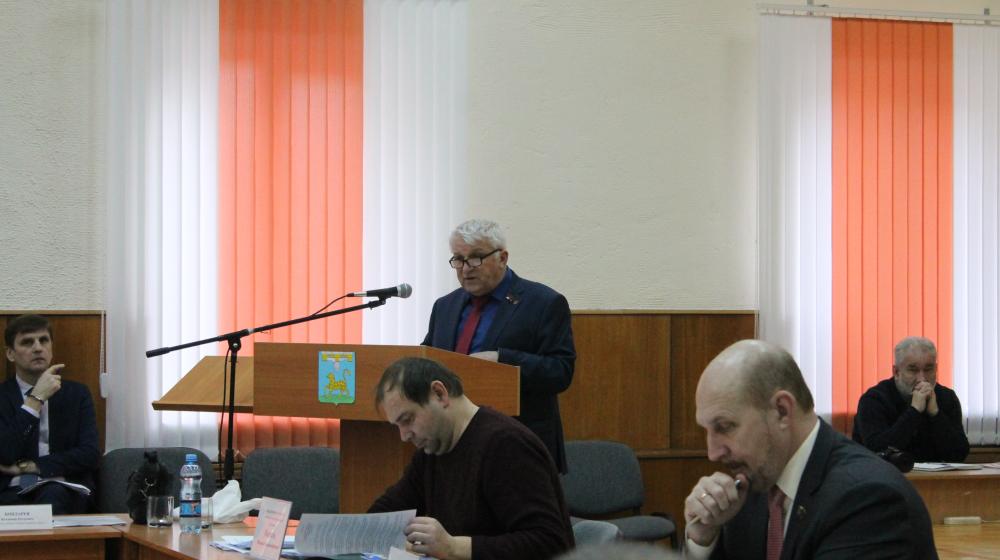 Депутаты-оппозиционеры Псковского района покинули сессию в знак недоверия председателю собрания