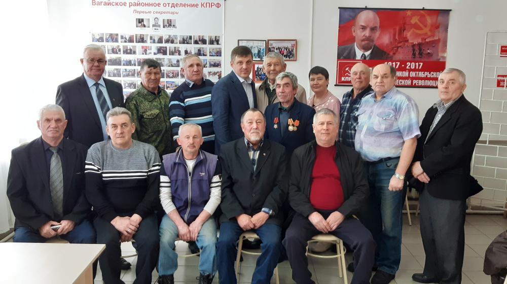Тюменские коммунисты продолжают сбор подписей в поддержку конституционных поправок КПРФ