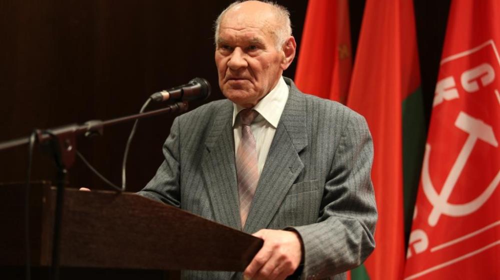 Поздравление Председателя ЦК КПРФ Г.А. Зюганова с юбилеем зам. Председателя ЦС СКП-КПСС Ю.Ю. Ермалавичюса 