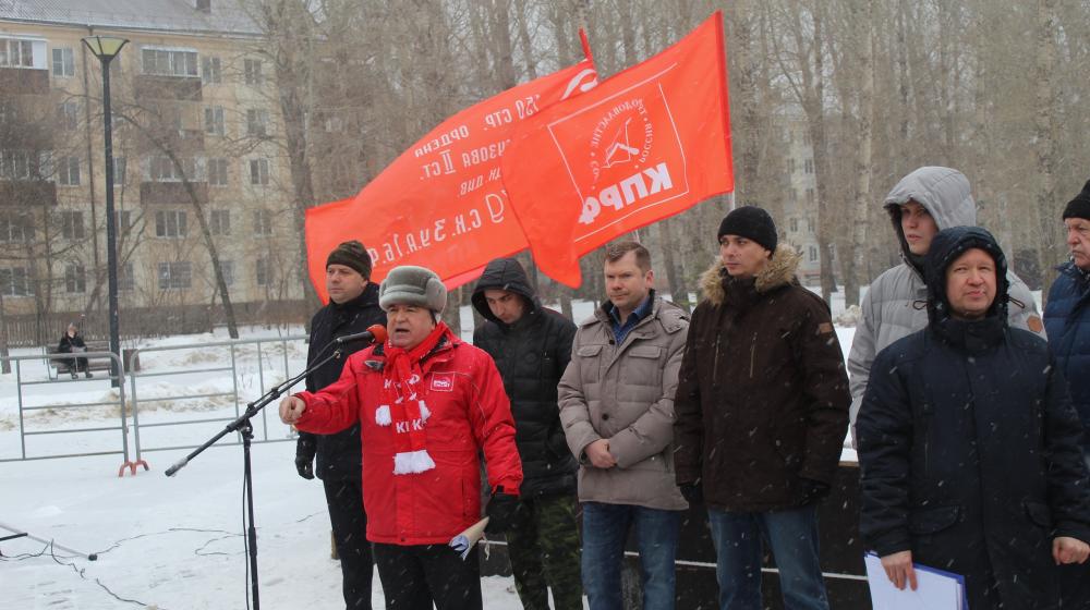 В Казани прошел митинг, посвящённый 102-годовщине Советской Армии и Военно-Морского Флота