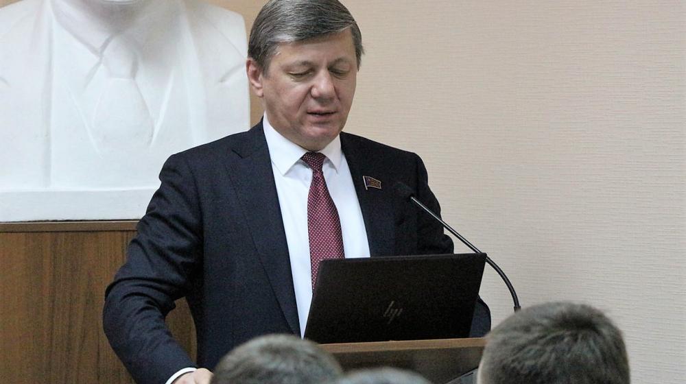 Дмитрий Новиков сделал доклад на пленуме Хабаровского крайкома КПРФ