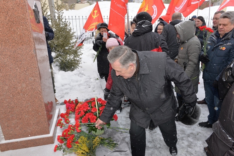 Коммунисты Новосибирска почтили память Иосифа Сталина