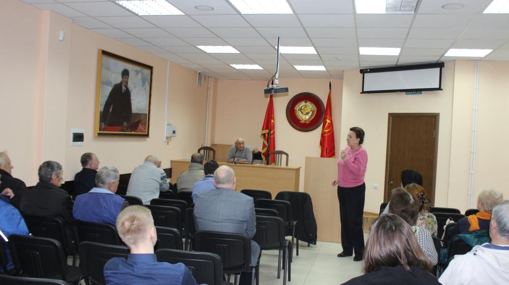 В Сталинградском областном комитете КПРФ состоялось политзанятие на тему:«Детская болезнь левизны в коммунизме»  